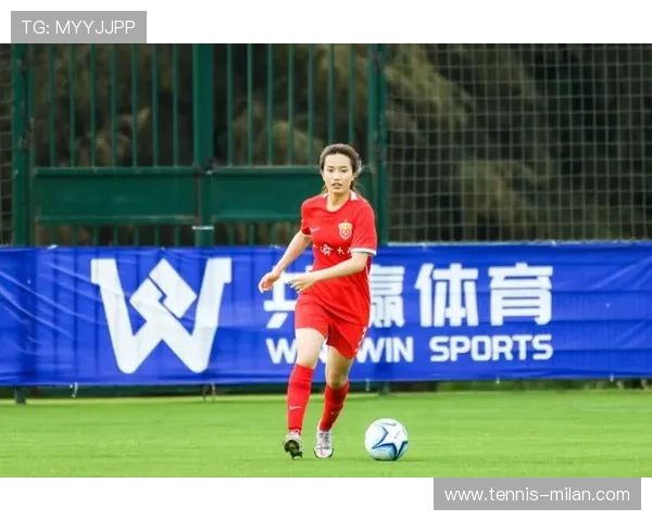 首都体育学院女足球员中的明星人物是谁她的成就与影响力如何